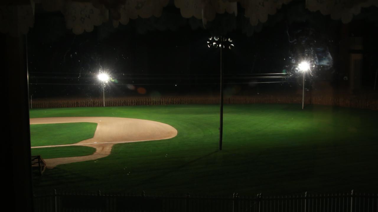 Field Of Dreams House Apartamento Dyersville Exterior foto